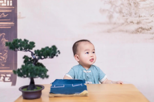 涟源满月宝宝放屁臭 涟源满月宝宝放屁臭